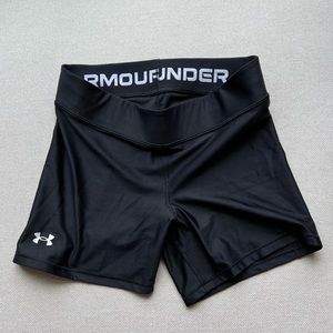 NWOT Under Armour Biker Shorts